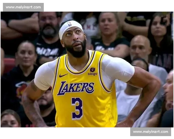 湖人对决热火焦点之战全程直播解析明星对抗看点前瞻赛场策略深度 湖人对决热火焦点之战全程直播解析明星对抗看点前瞻赛场策略深度